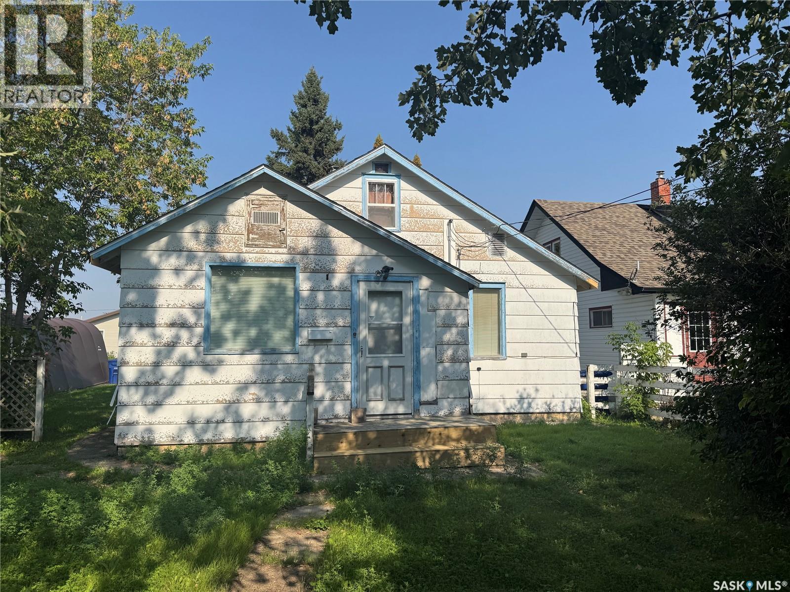 218 4th Street W, Nipawin, Saskatchewan  S0E 1E0 - Photo 3 - SK030982