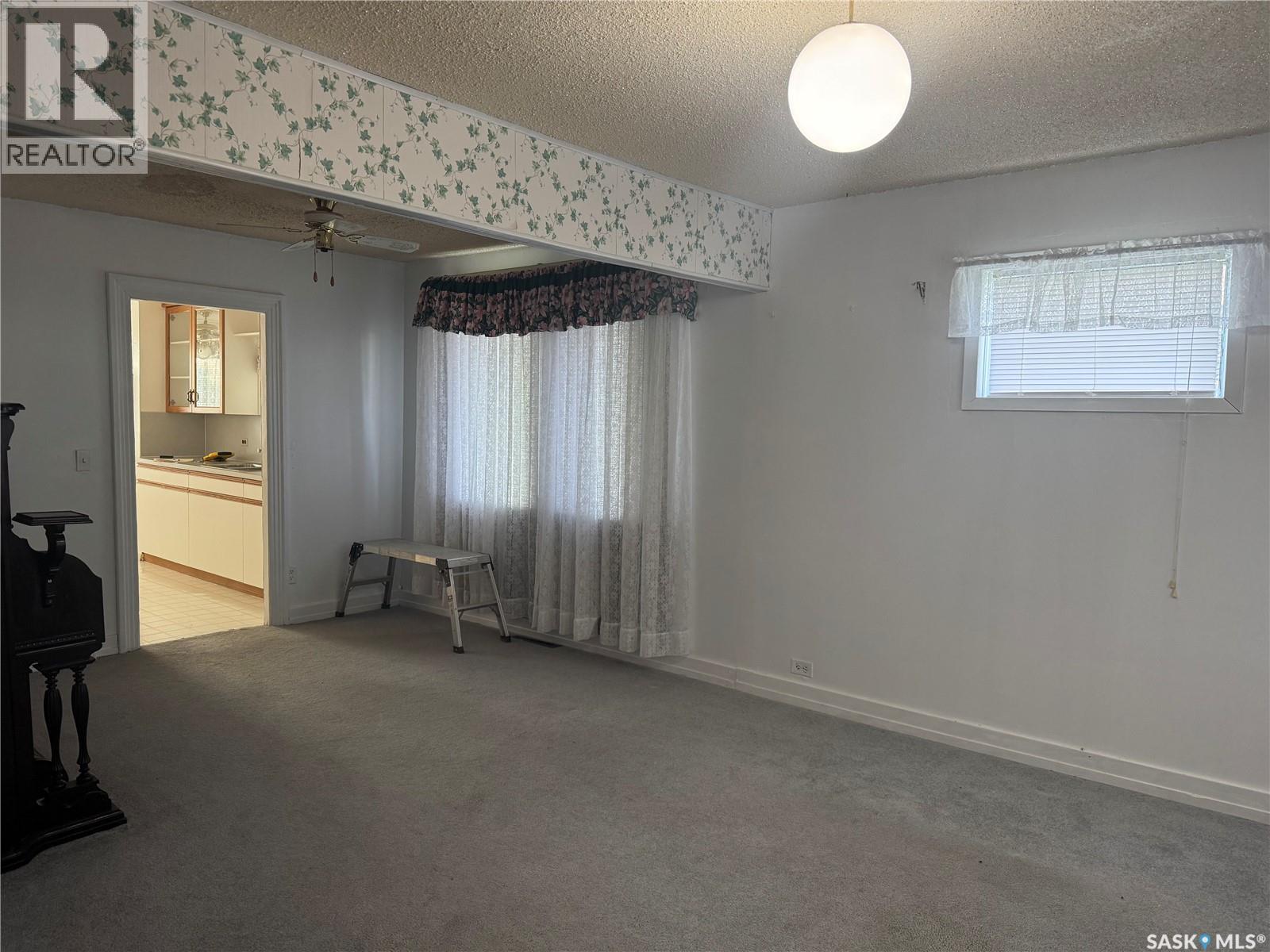 218 4th Street W, Nipawin, Saskatchewan  S0E 1E0 - Photo 7 - SK030982