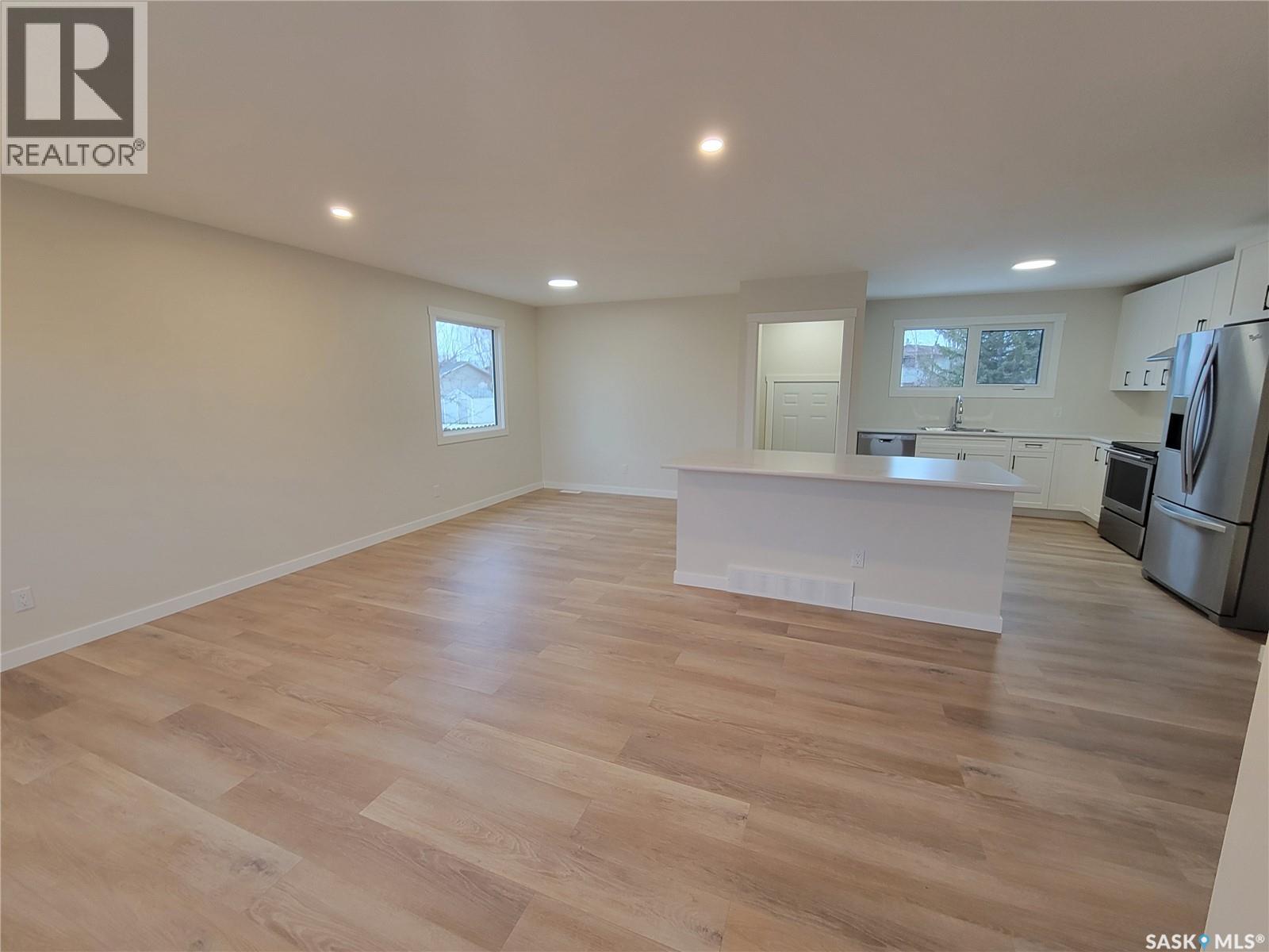 357 5th Avenue W, Unity, Saskatchewan  S0K 4L0 - Photo 10 - SK030974