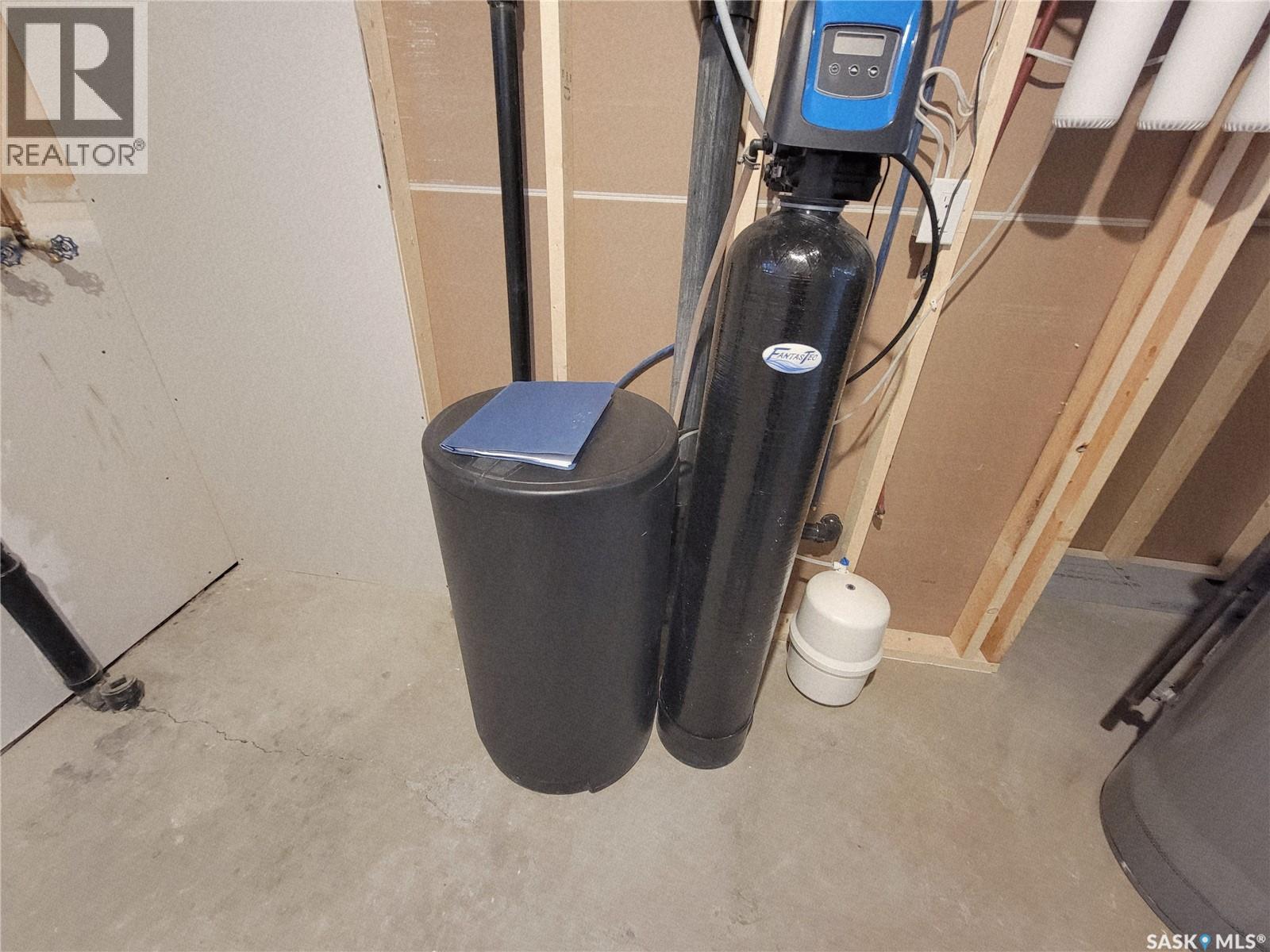 357 5th Avenue W, Unity, Saskatchewan  S0K 4L0 - Photo 28 - SK030974