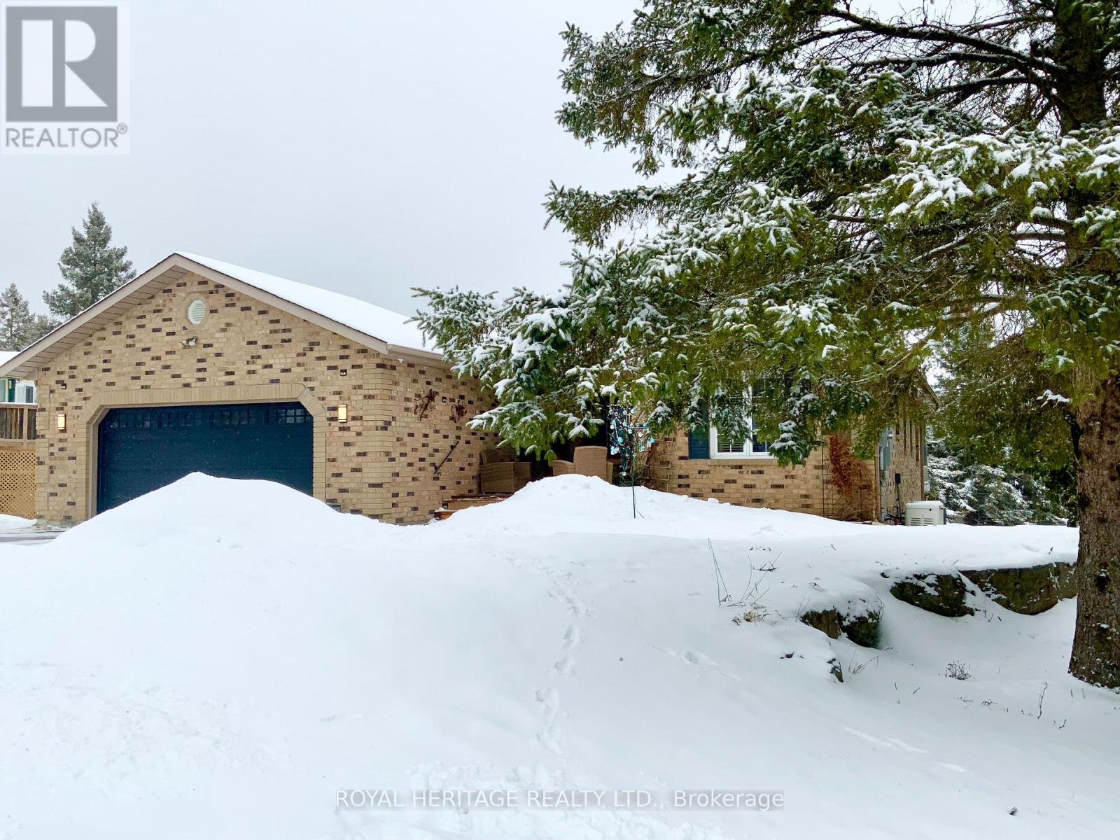 205 (845) Pirates Glen Drive, Trent Lakes, Ontario  K0M 1A0 - Photo 1 - X12905606