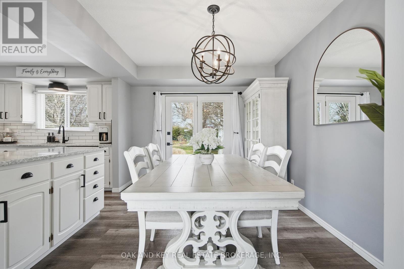 207 Simcoe Court, Middlesex Centre, Ontario  N0L 1R0 - Photo 10 - X12905624