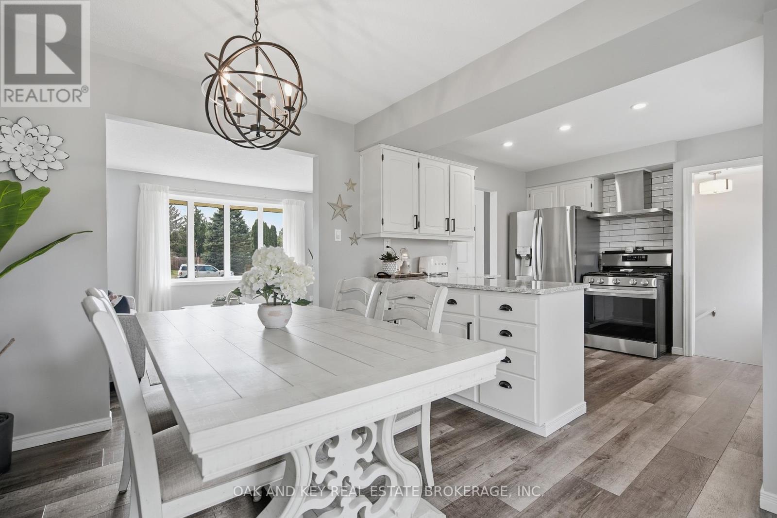 207 Simcoe Court, Middlesex Centre, Ontario  N0L 1R0 - Photo 11 - X12905624