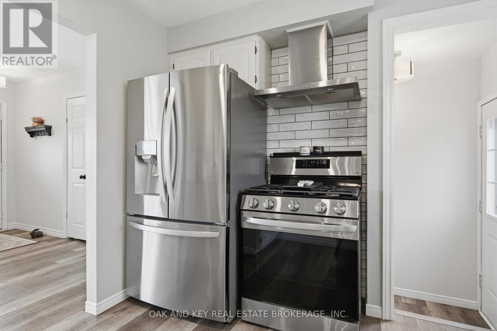 207 Simcoe Court, Middlesex Centre, Ontario  N0L 1R0 - Photo 13 - X12905624