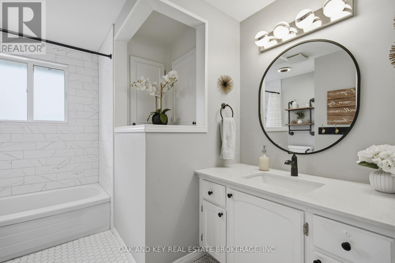 207 Simcoe Court, Middlesex Centre, Ontario  N0L 1R0 - Photo 18 - X12905624