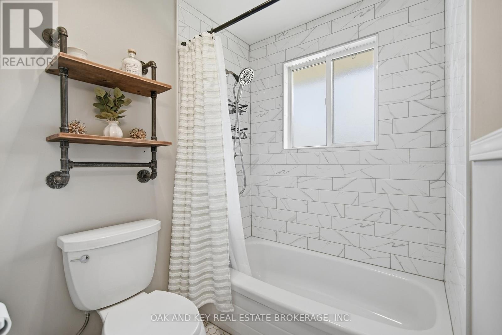 207 Simcoe Court, Middlesex Centre, Ontario  N0L 1R0 - Photo 19 - X12905624