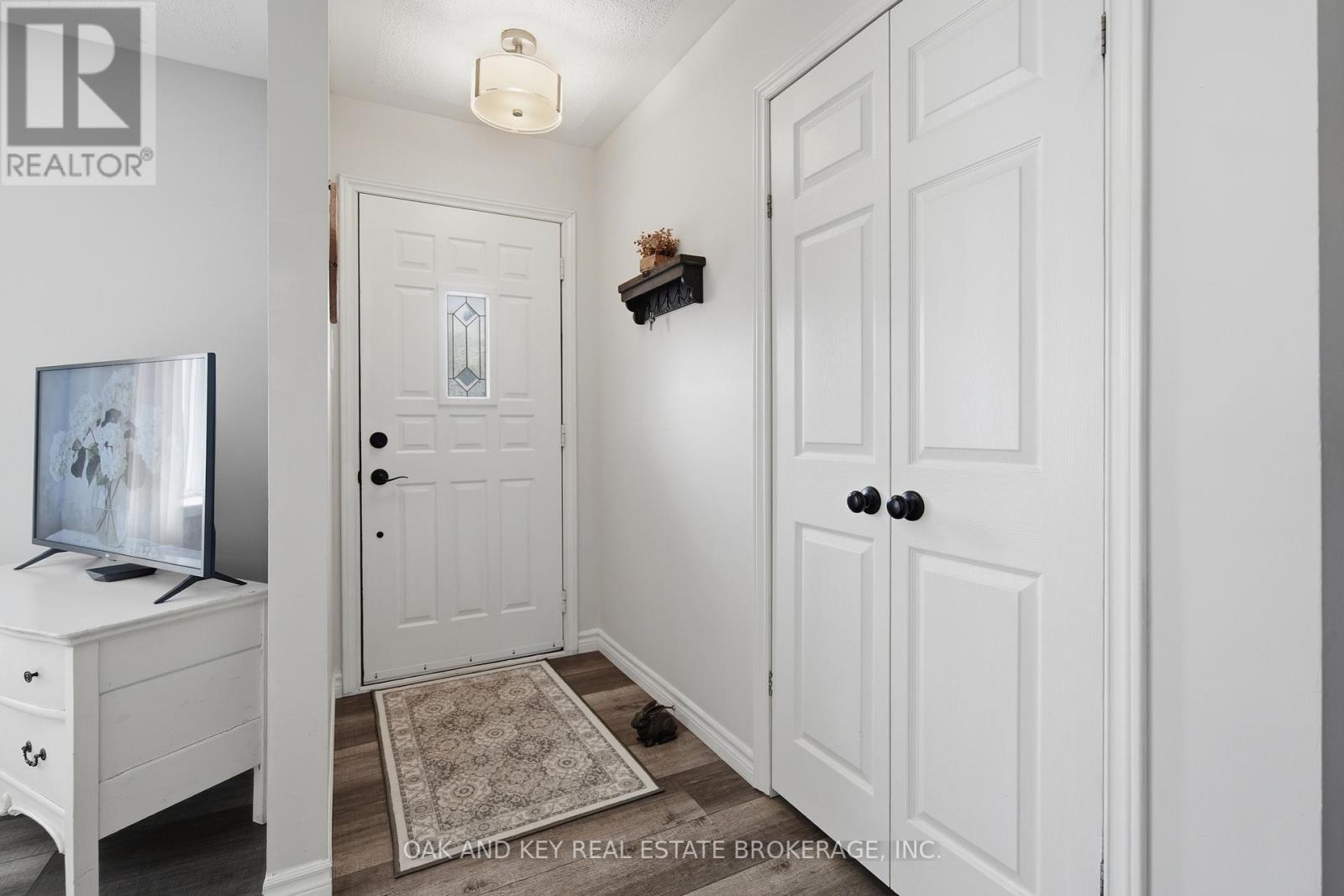 207 Simcoe Court, Middlesex Centre, Ontario  N0L 1R0 - Photo 5 - X12905624