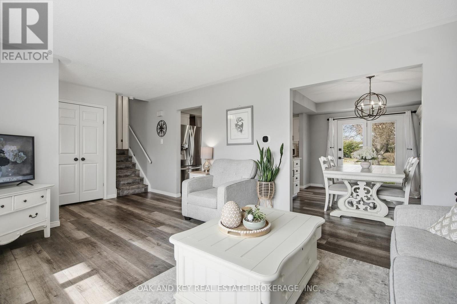 207 Simcoe Court, Middlesex Centre, Ontario  N0L 1R0 - Photo 9 - X12905624