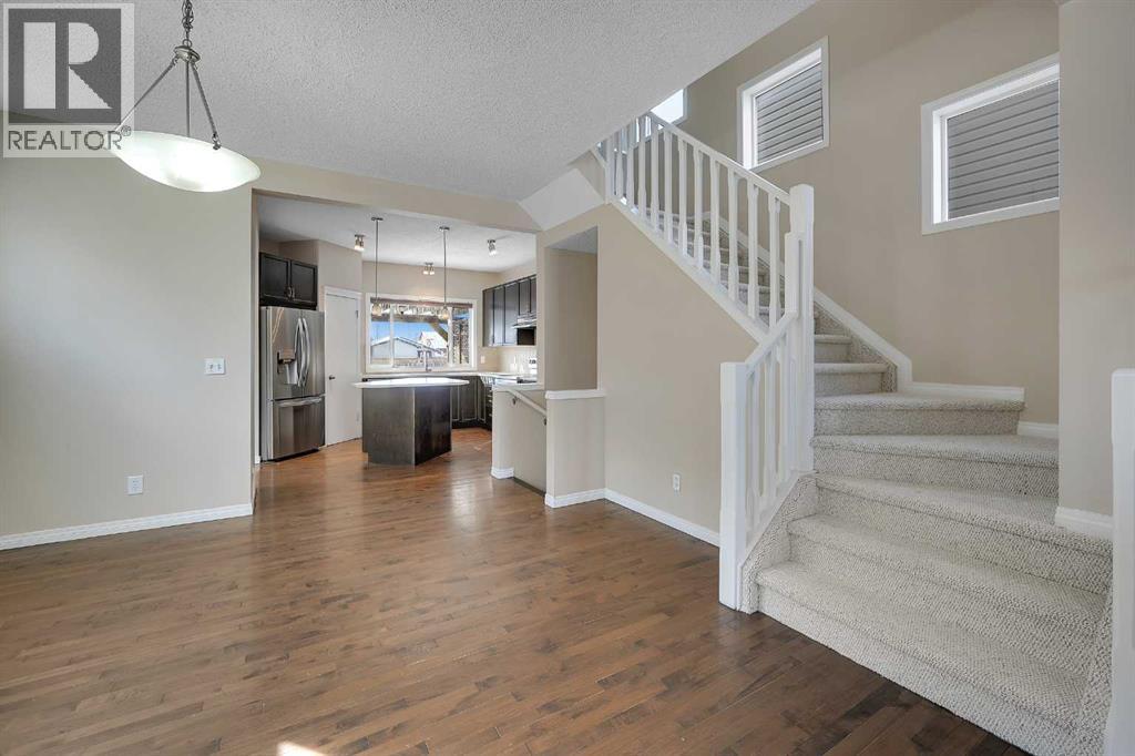 1833 New Brighton Drive, Calgary, Alberta  T2Z 4N8 - Photo 10 - A2294121