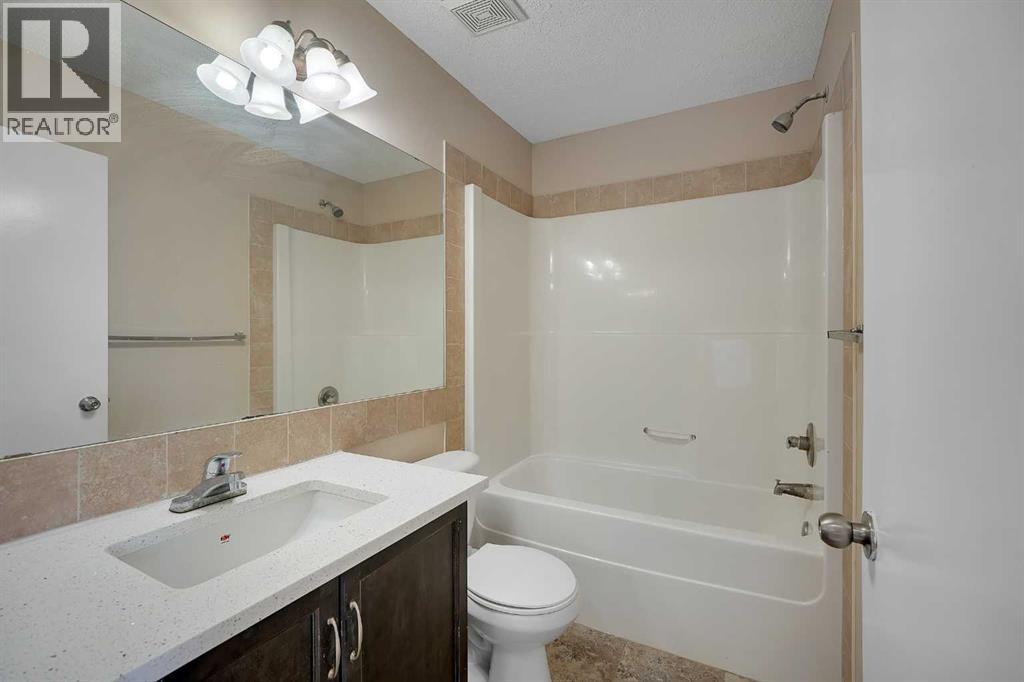 1833 New Brighton Drive, Calgary, Alberta  T2Z 4N8 - Photo 22 - A2294121