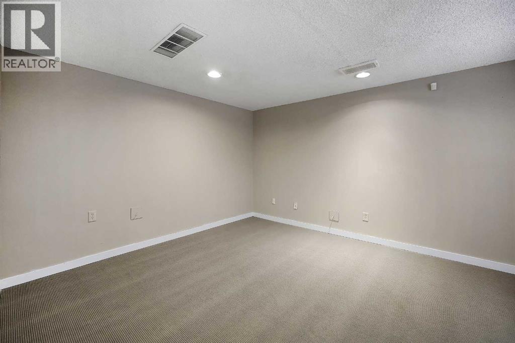 1833 New Brighton Drive, Calgary, Alberta  T2Z 4N8 - Photo 40 - A2294121