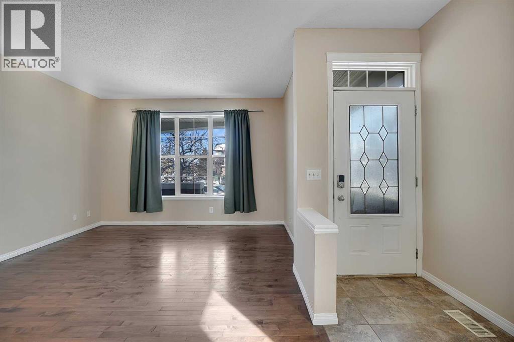 1833 New Brighton Drive, Calgary, Alberta  T2Z 4N8 - Photo 6 - A2294121