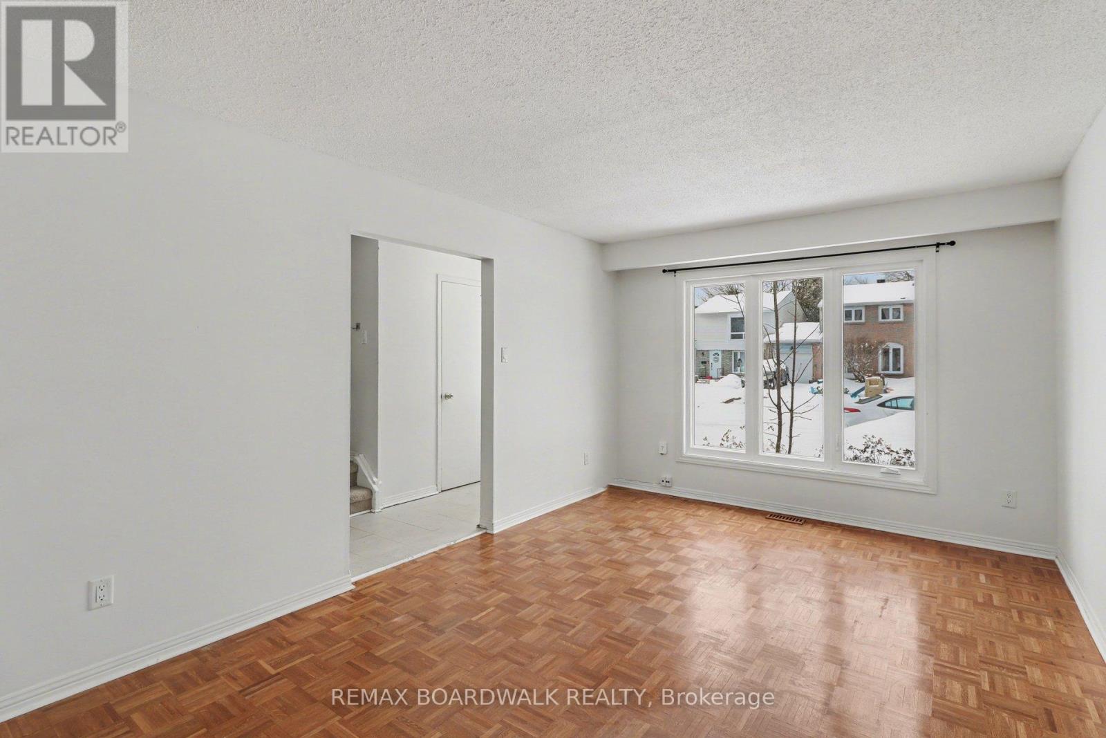 2508 Autumn Hill Crescent, Ottawa, Ontario  K1B 4M7 - Photo 12 - X12905608