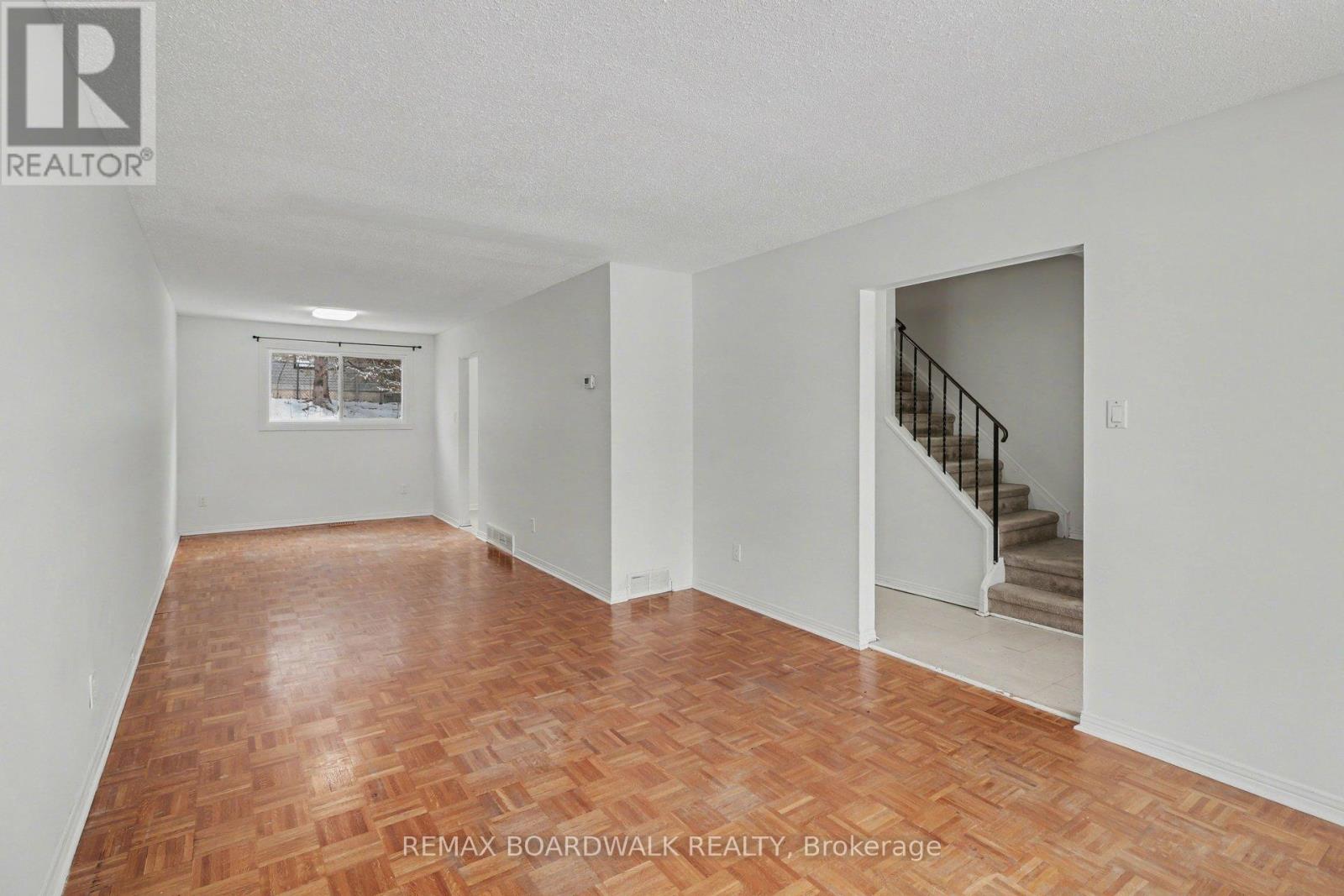 2508 Autumn Hill Crescent, Ottawa, Ontario  K1B 4M7 - Photo 13 - X12905608