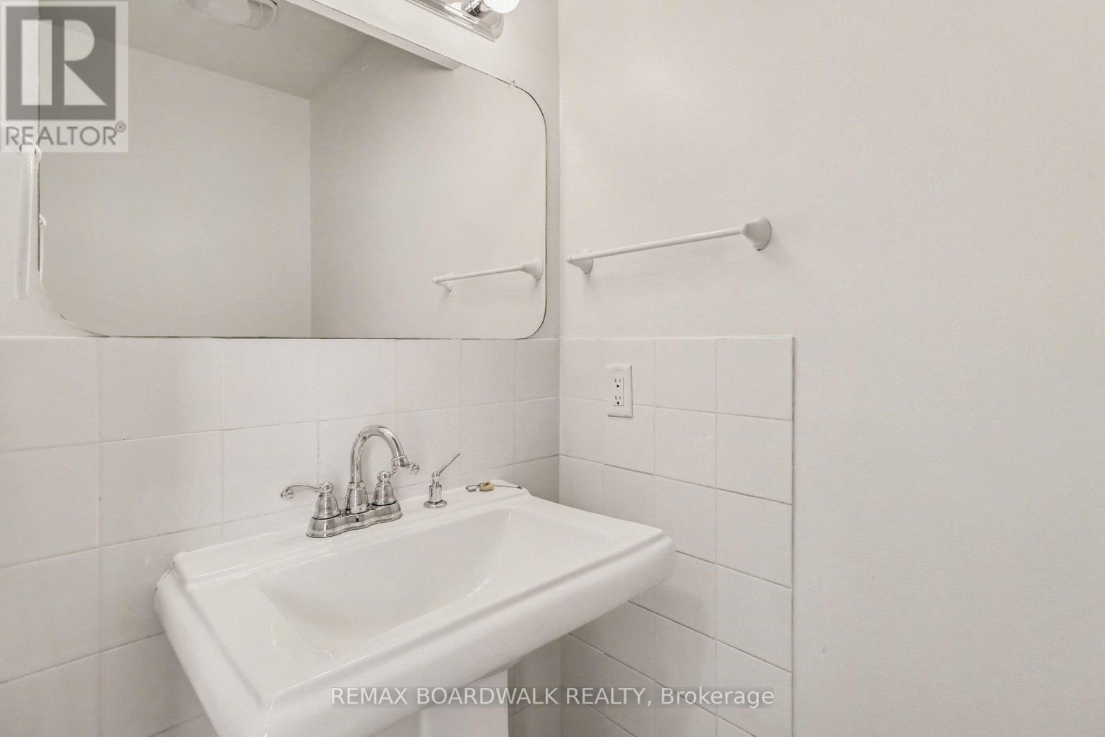 2508 Autumn Hill Crescent, Ottawa, Ontario  K1B 4M7 - Photo 15 - X12905608