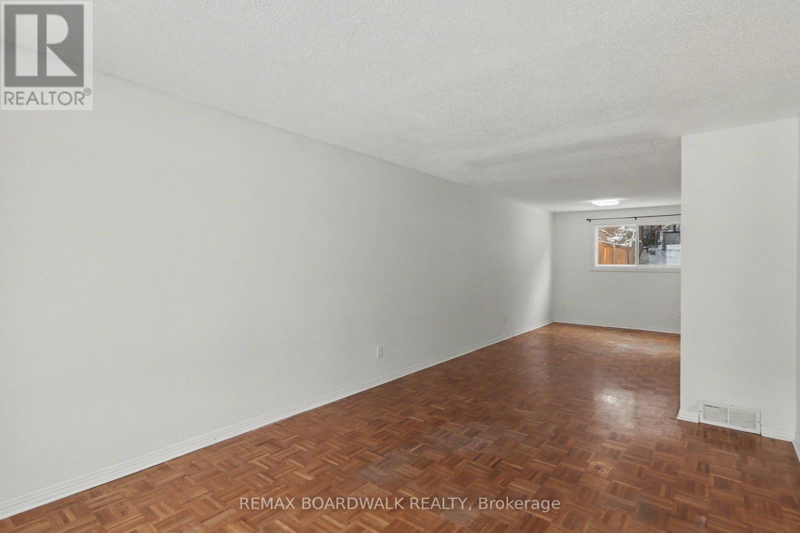 2508 Autumn Hill Crescent, Ottawa, Ontario  K1B 4M7 - Photo 16 - X12905608