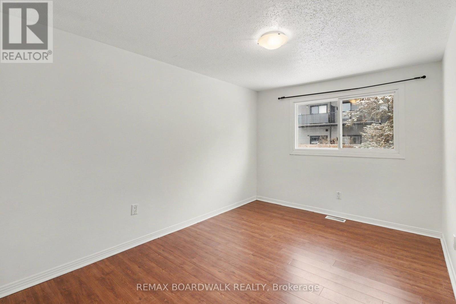 2508 Autumn Hill Crescent, Ottawa, Ontario  K1B 4M7 - Photo 23 - X12905608