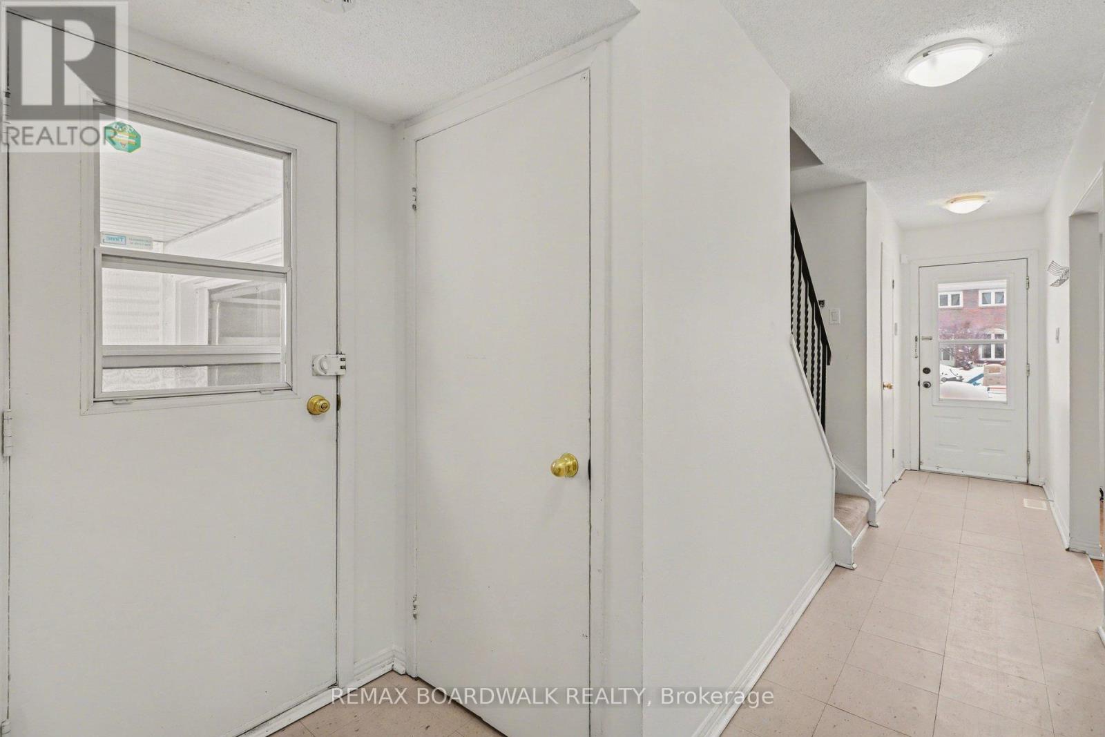 2508 Autumn Hill Crescent, Ottawa, Ontario  K1B 4M7 - Photo 9 - X12905608