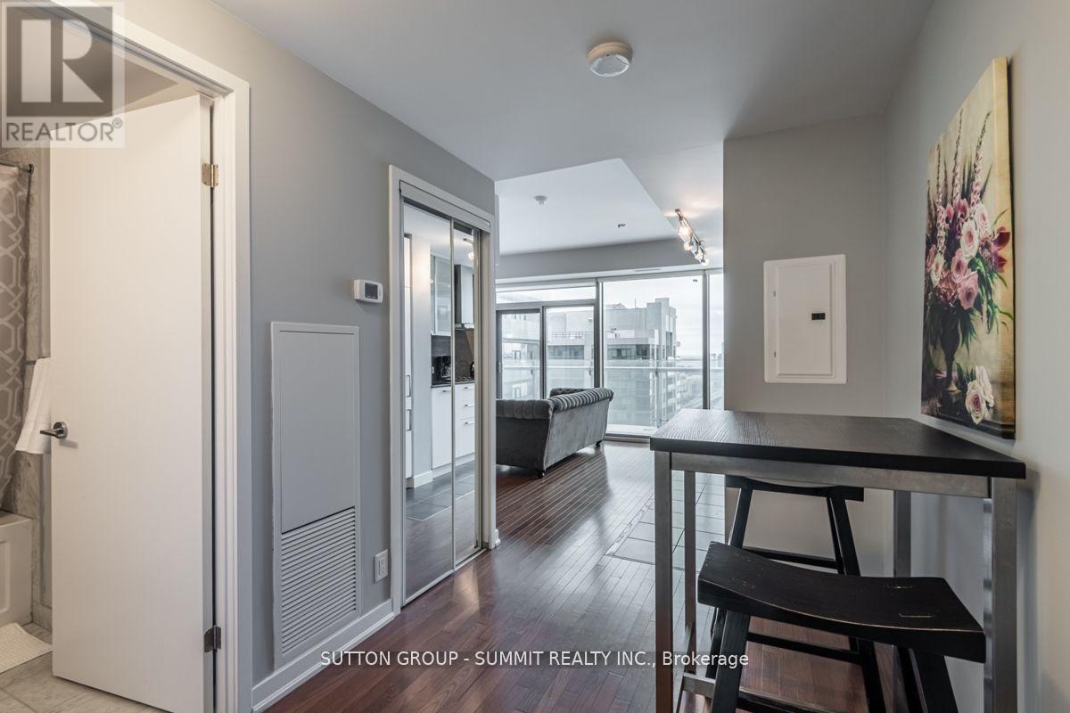 2907 - 14 York Street, Toronto, Ontario  M5J 0B1 - Photo 2 - C12905604