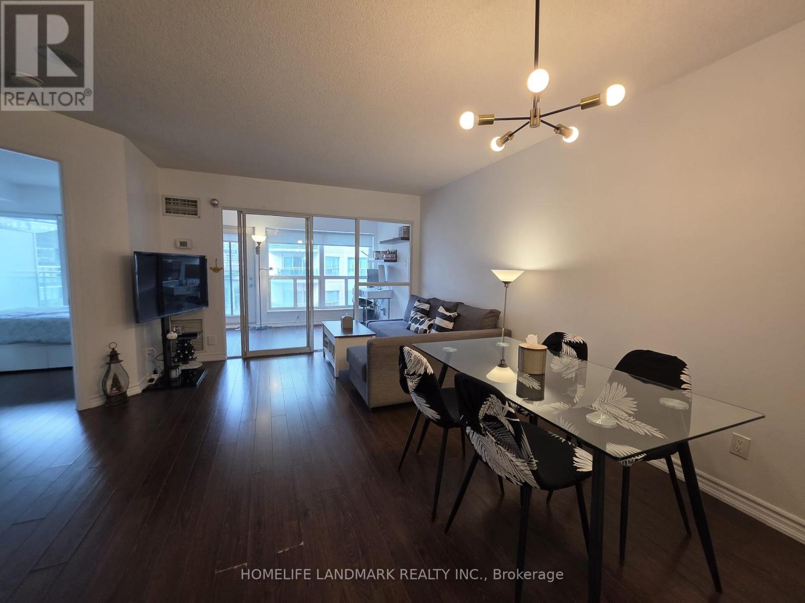 721 - 600 Queens Quay W, Toronto, Ontario  M5V 3M3 - Photo 2 - C12905612