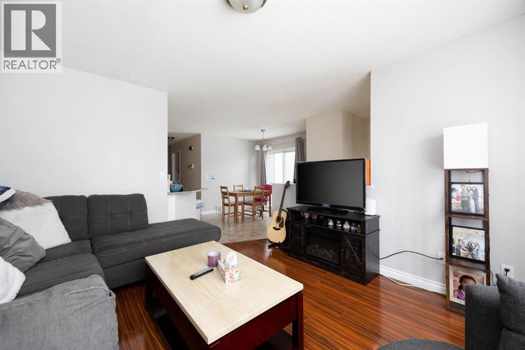 216 Parry Crescent, Fort Mcmurray, Alberta T9K 0A4 - Photo 4 - A2291822