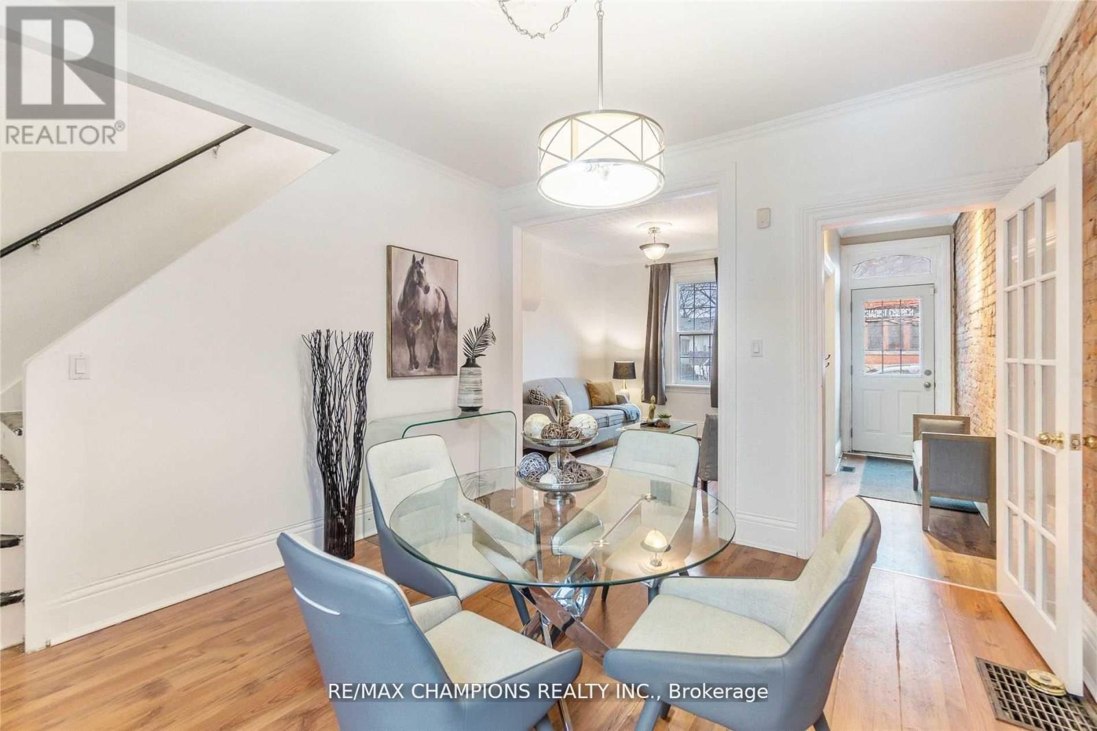 133 Victoria Avenue, Hamilton, Ontario  L8L 5E6 - Photo 2 - X12905614