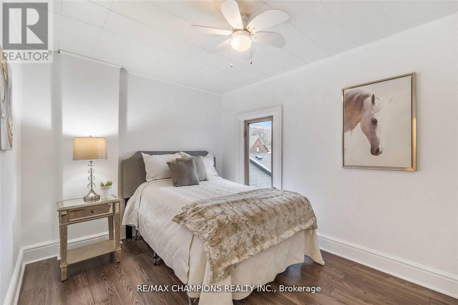 133 Victoria Avenue, Hamilton, Ontario  L8L 5E6 - Photo 3 - X12905614