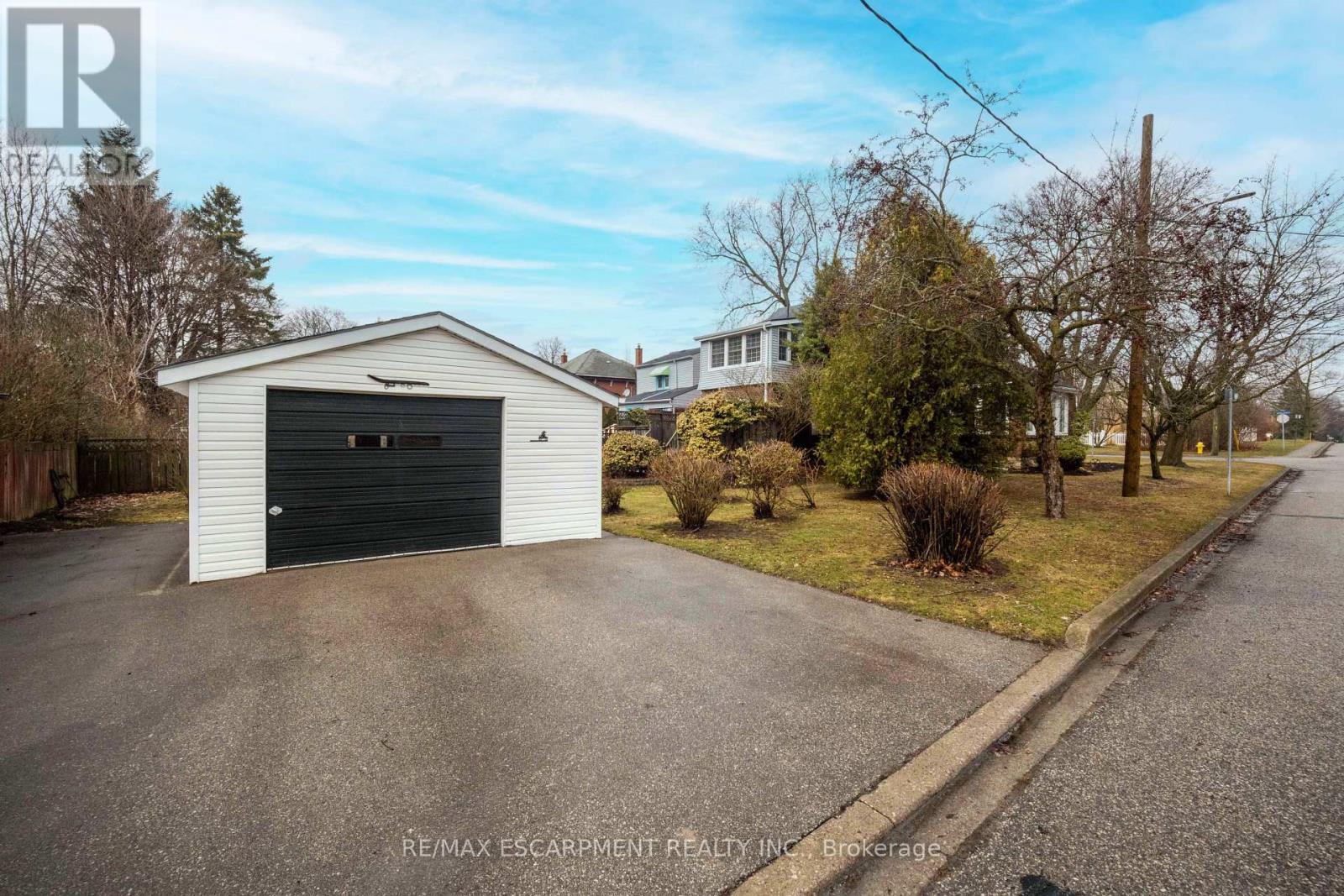46 Jane Street, Brant, Ontario  N3L 2X9 - Photo 4 - X12905622