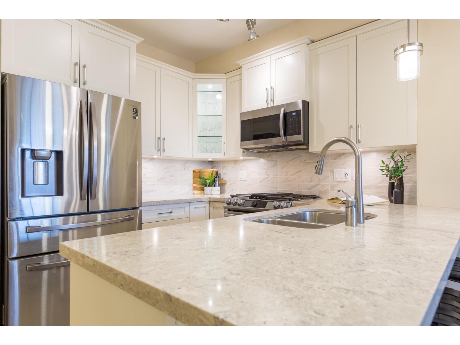 311 8561 203a Street, Langley, British Columbia  V2Y 3L7 - Photo 3 - R3102084