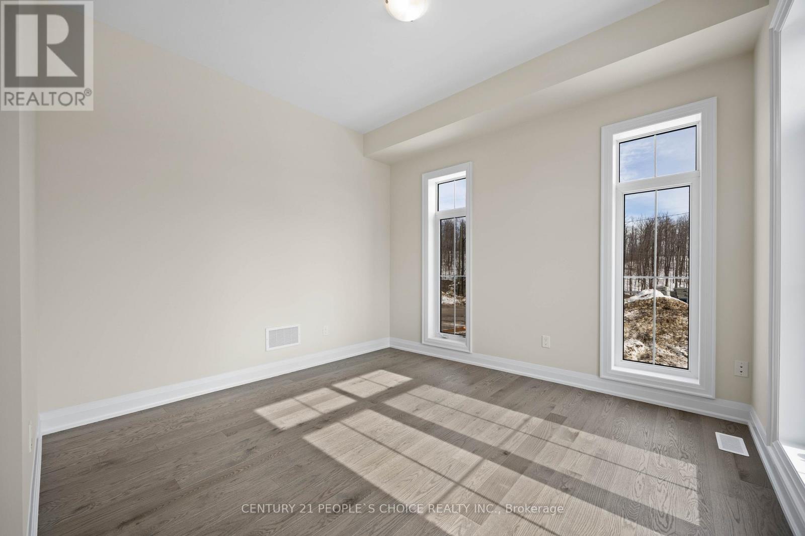 6 Aldwinckle Avenue, Oro-Medonte, Ontario  L0L 2L0 - Photo 5 - S12823166