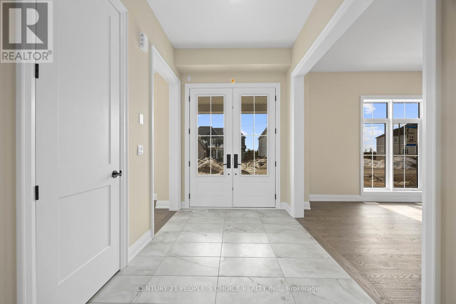 6 Aldwinckle Avenue, Oro-Medonte, Ontario  L0L 2L0 - Photo 4 - S12823166