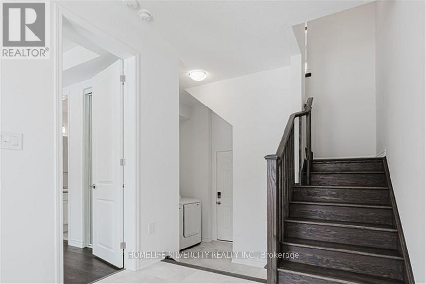 34 Bellasera Way, Caledon, Ontario  L7C 3H1 - Photo 4 - W12905538