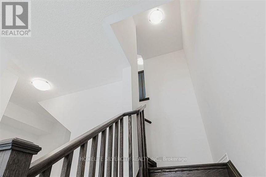 34 Bellasera Way, Caledon, Ontario  L7C 3H1 - Photo 9 - W12905538