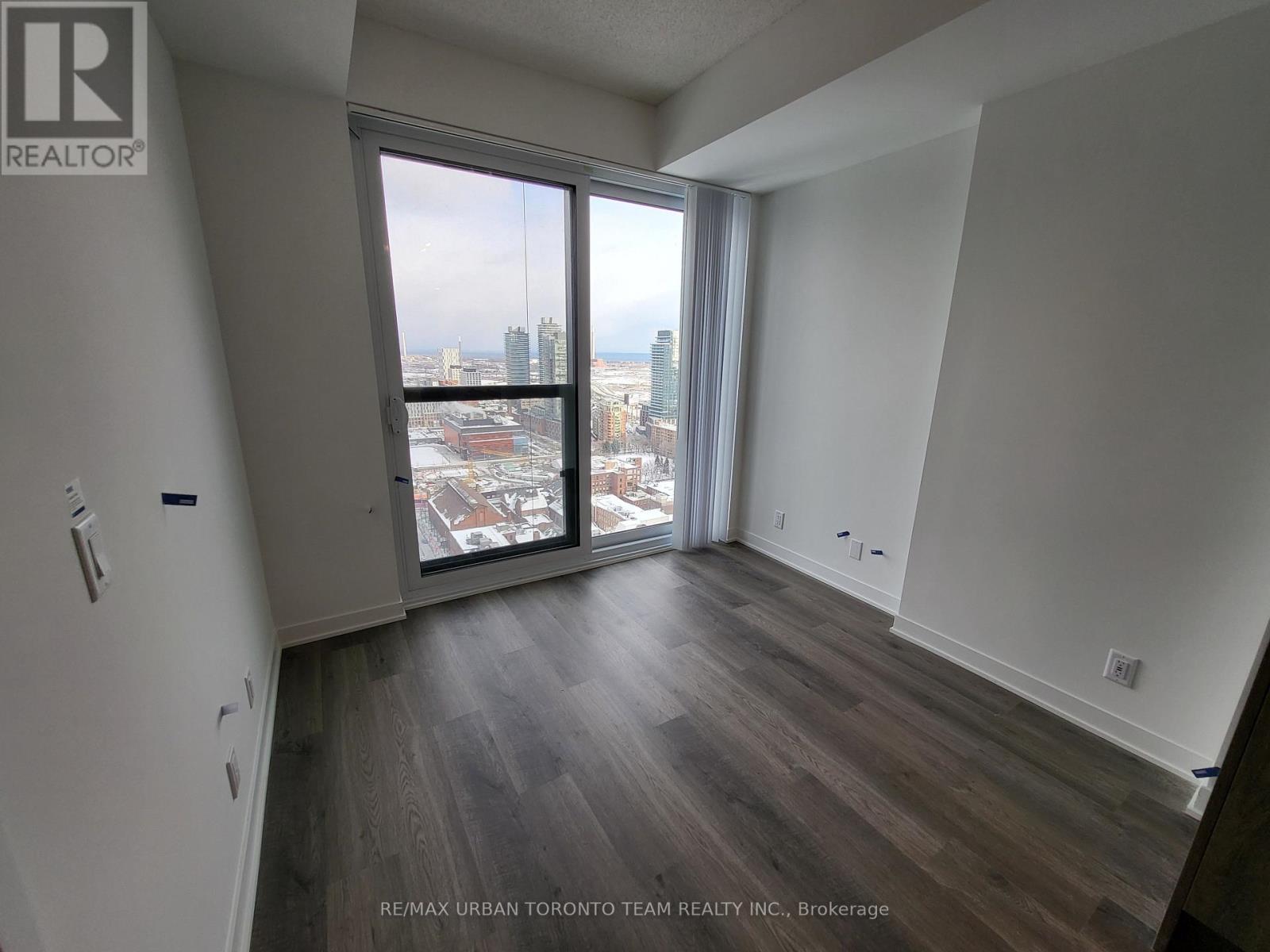 3305 - 180 Front Street E, Toronto, Ontario  M5A 0K9 - Photo 15 - C12905664