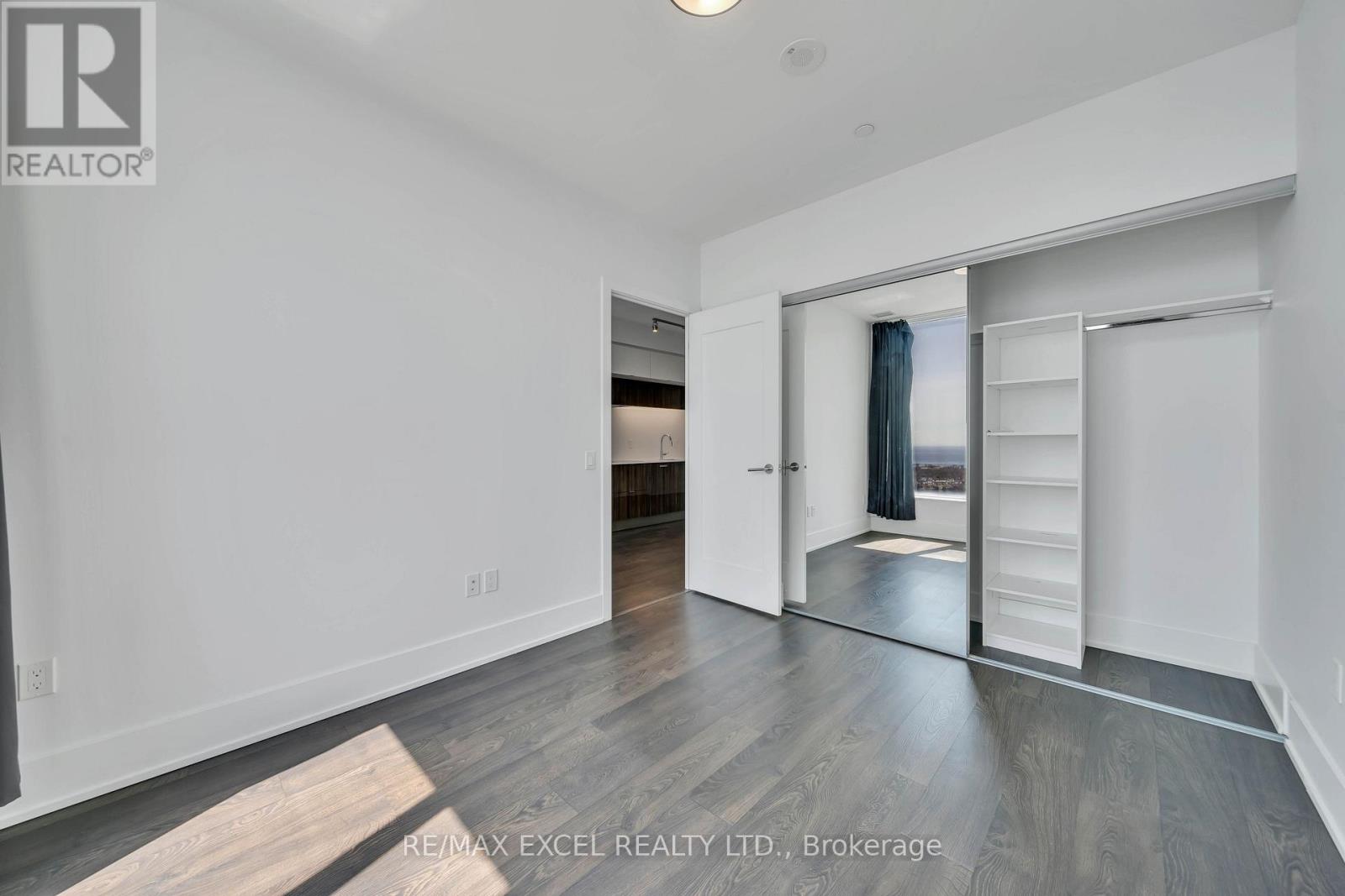 5009 - 10 York Street, Toronto, Ontario  M5J 0E1 - Photo 17 - C12905674