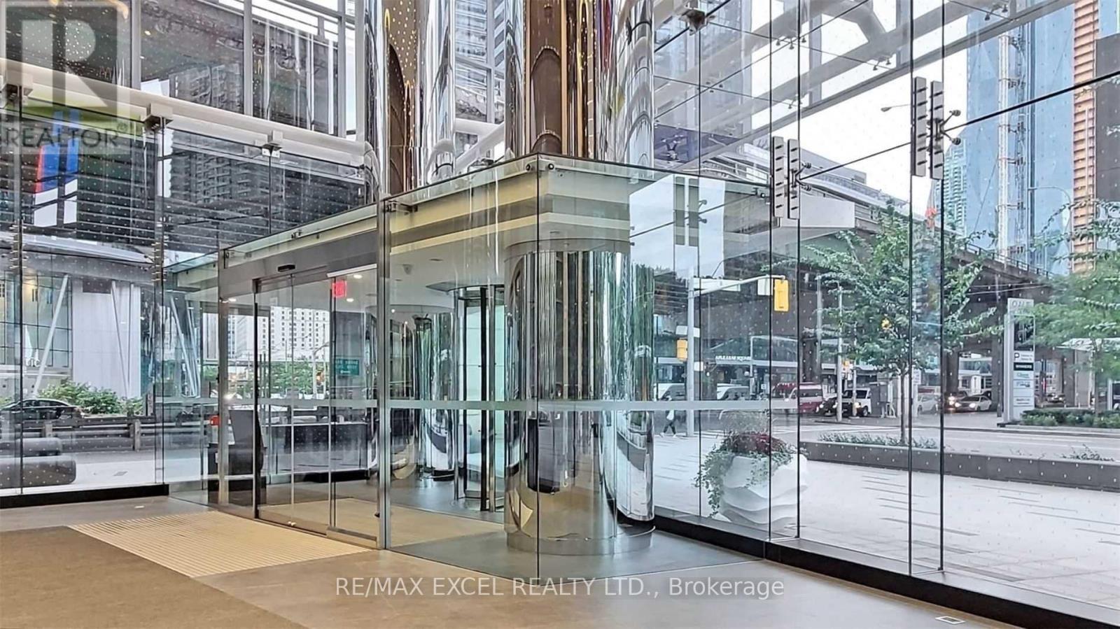 5009 - 10 York Street, Toronto, Ontario  M5J 0E1 - Photo 3 - C12905674