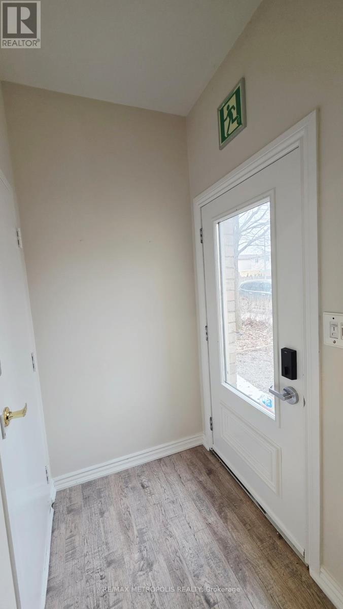 8 - 1250 St. Martins Drive E, Pickering, Ontario  L1W 0A2 - Photo 3 - E12905656