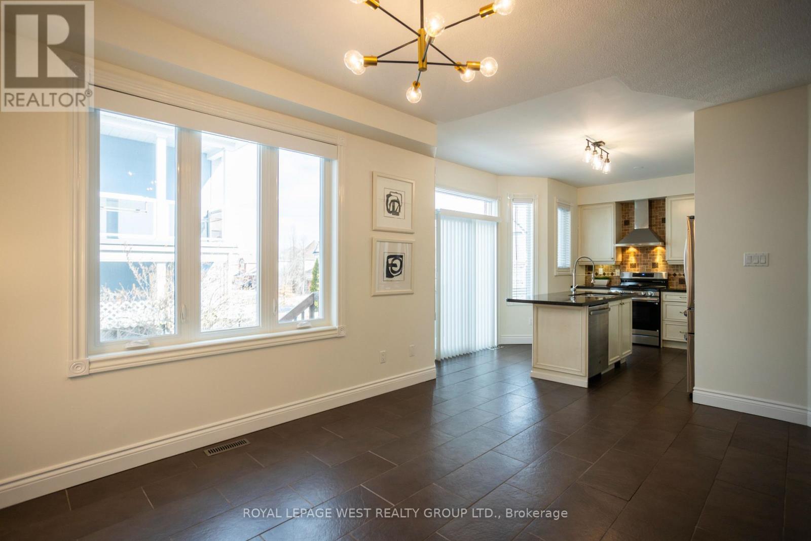 52 Long Island Crescent, Toronto, Ontario  M1C 5E4 - Photo 4 - E12905668