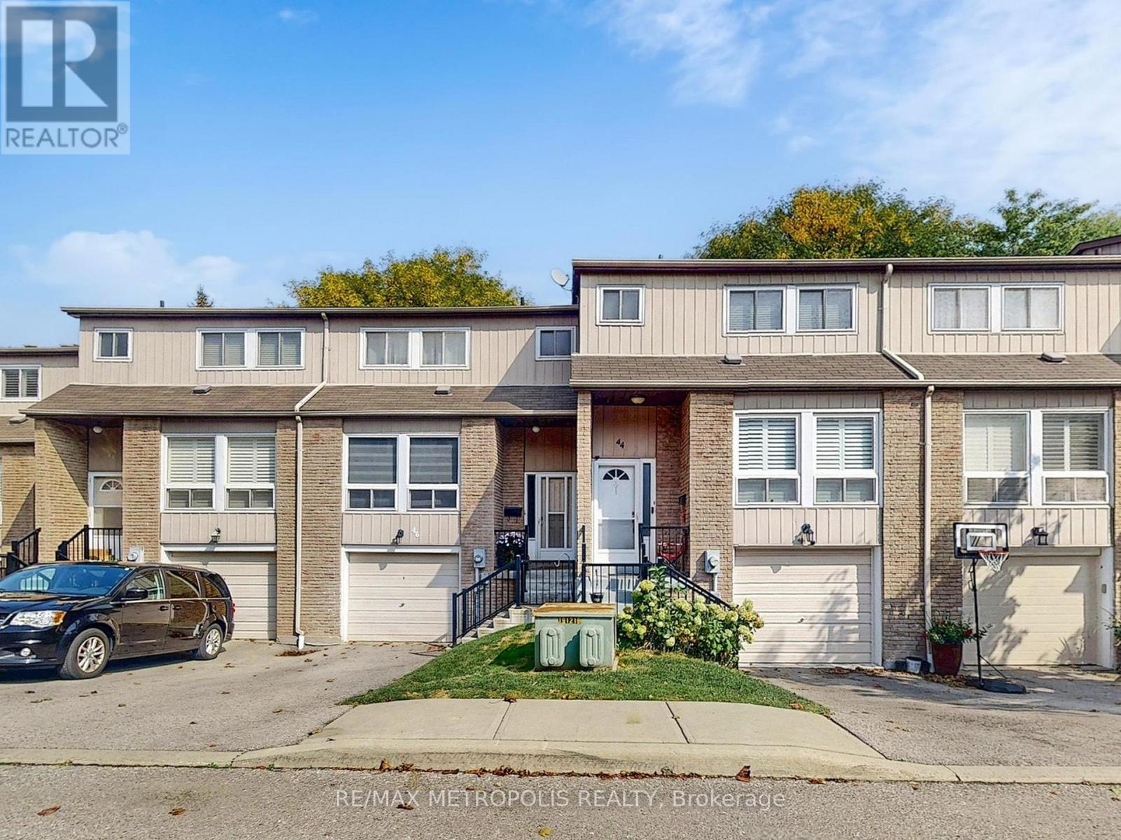 44 Willows Lane, Ajax, Ontario  L1S 6E8 - Photo 3 - E12905682