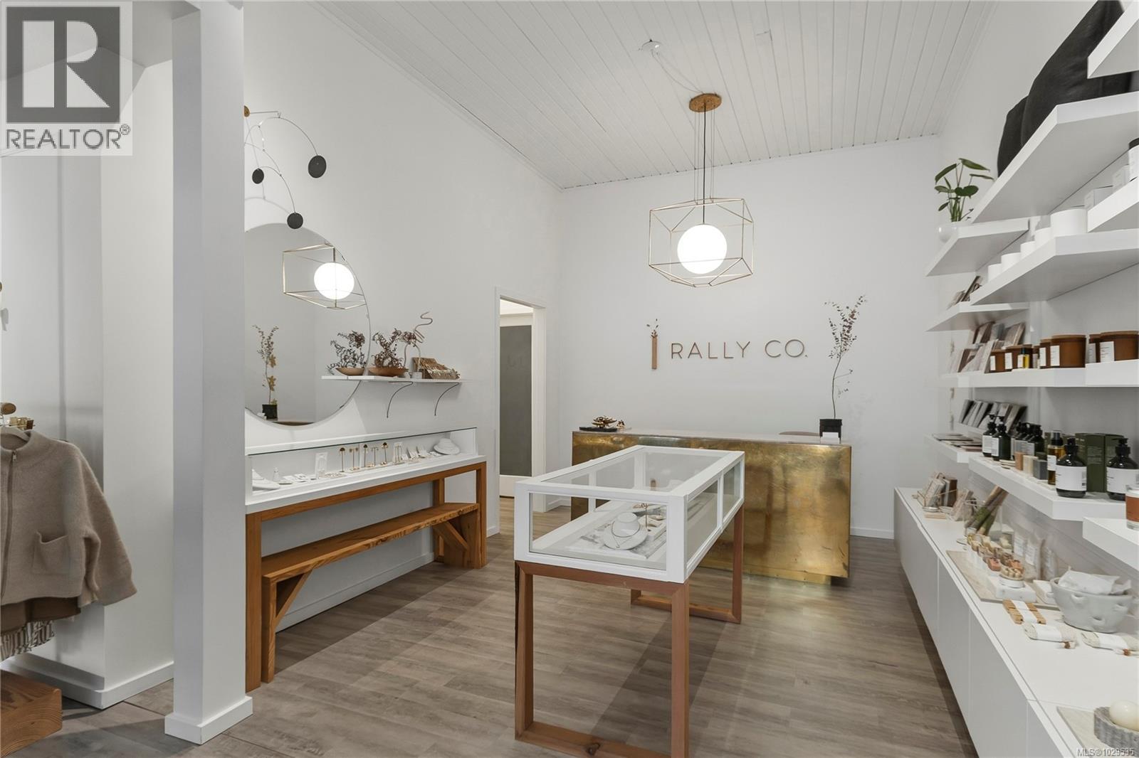 338 5th St, Courtenay, British Columbia  V9N 1K1 - Photo 10 - 1029535