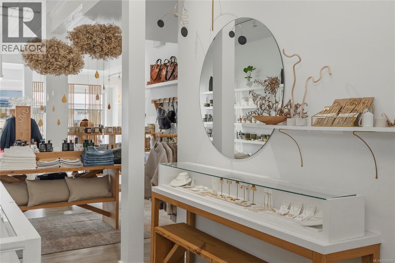 338 5th St, Courtenay, British Columbia  V9N 1K1 - Photo 12 - 1029535