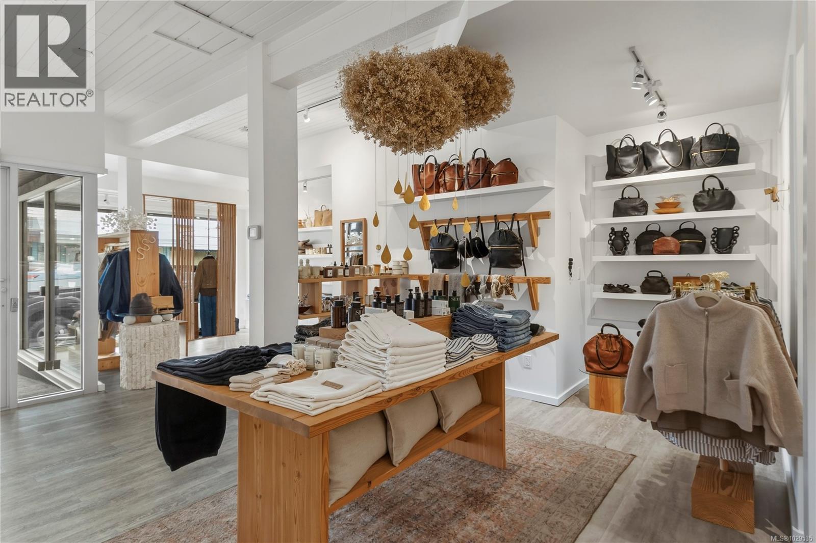 338 5th St, Courtenay, British Columbia  V9N 1K1 - Photo 5 - 1029535