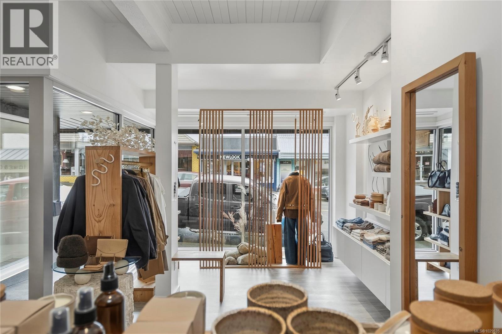 338 5th St, Courtenay, British Columbia  V9N 1K1 - Photo 6 - 1029535