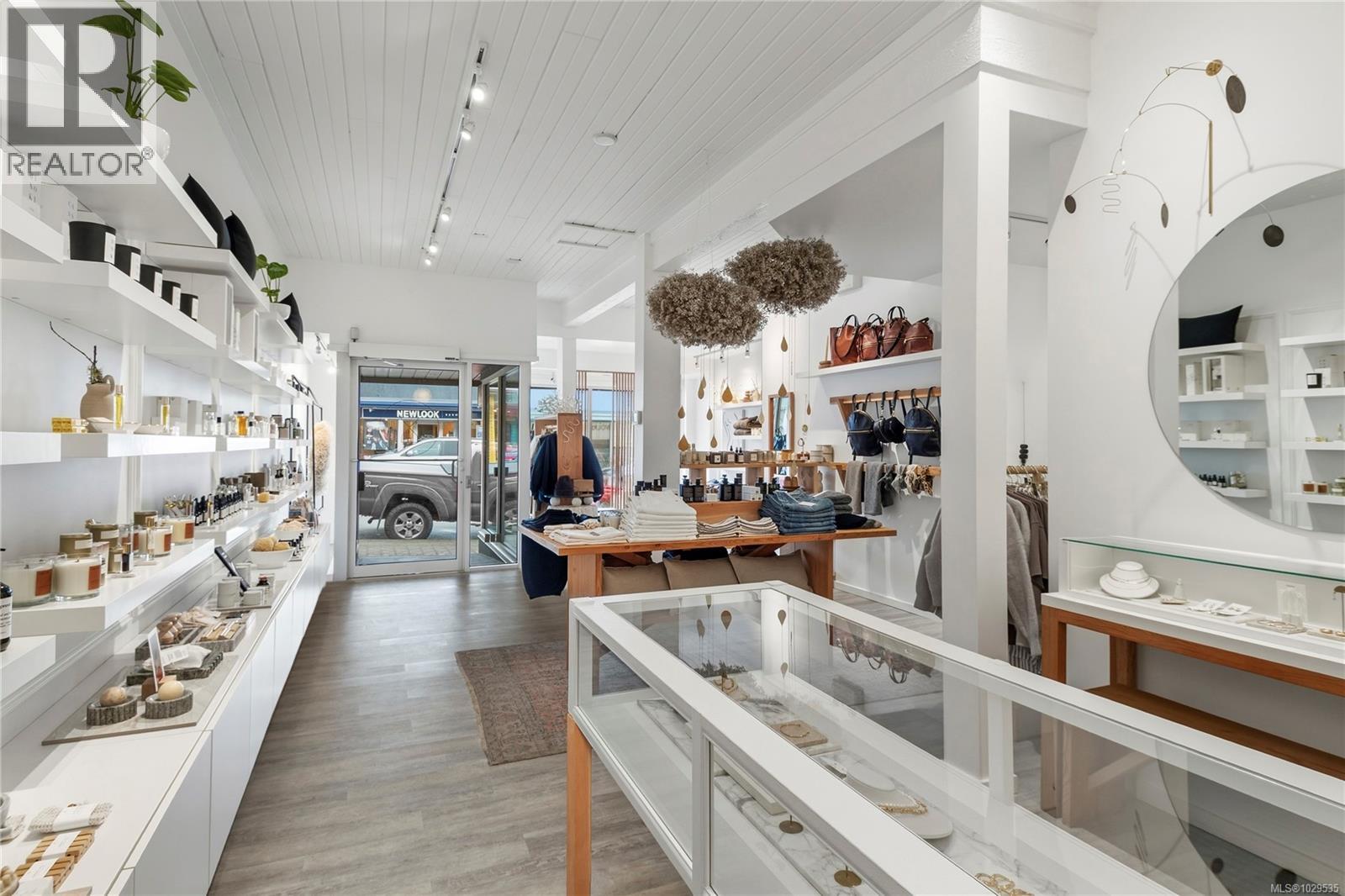 338 5th St, Courtenay, British Columbia  V9N 1K1 - Photo 9 - 1029535