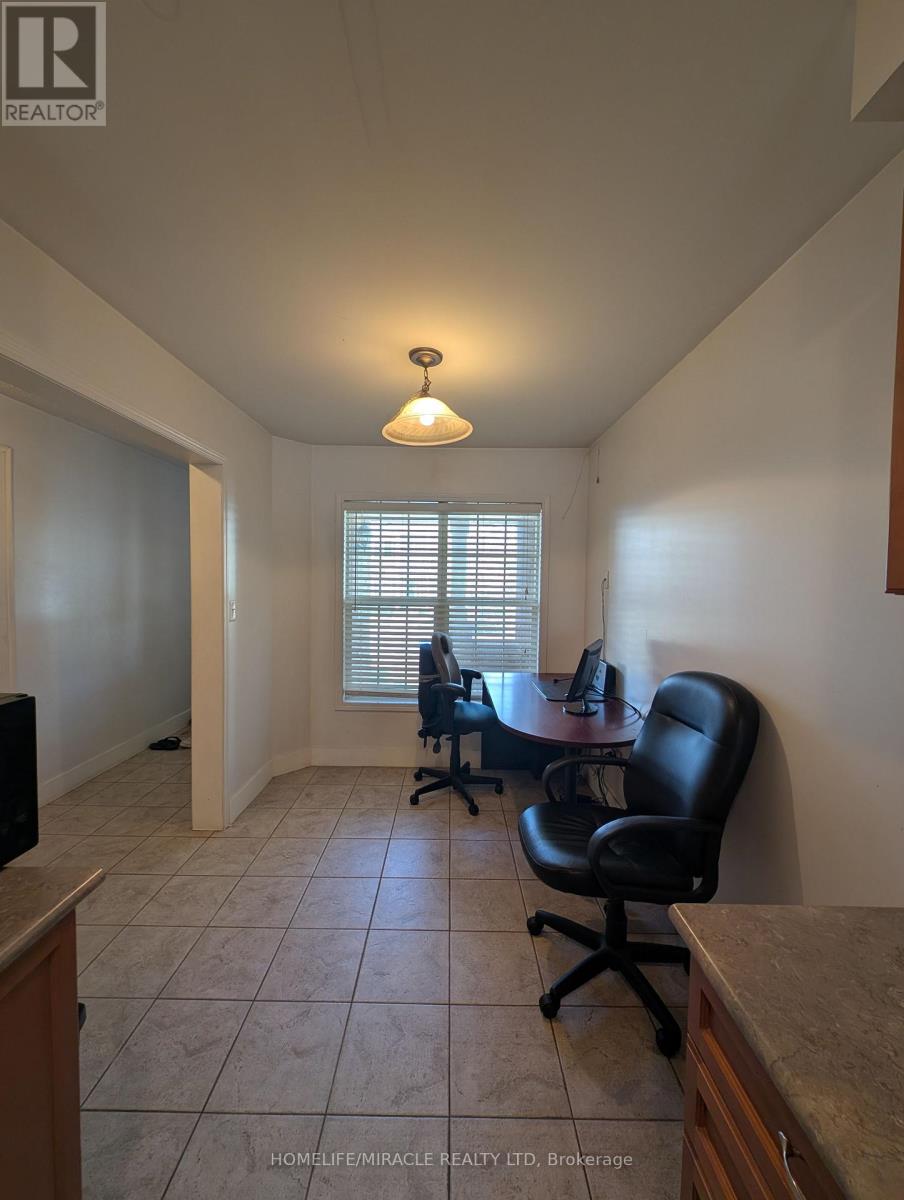 3115 Edgar Avenue, Burlington, Ontario  L7M 0A6 - Photo 8 - W12905646