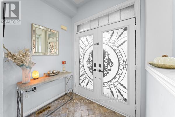 51 Good Hope Road, Brampton, Ontario  L6R 3L4 - Photo 8 - W12905658