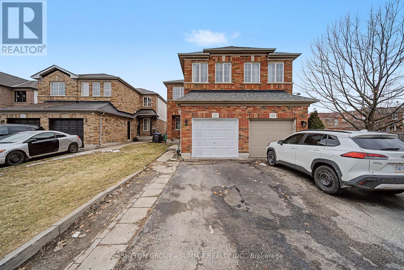121 WILLOW PARK DRIVE, Brampton, Ontario