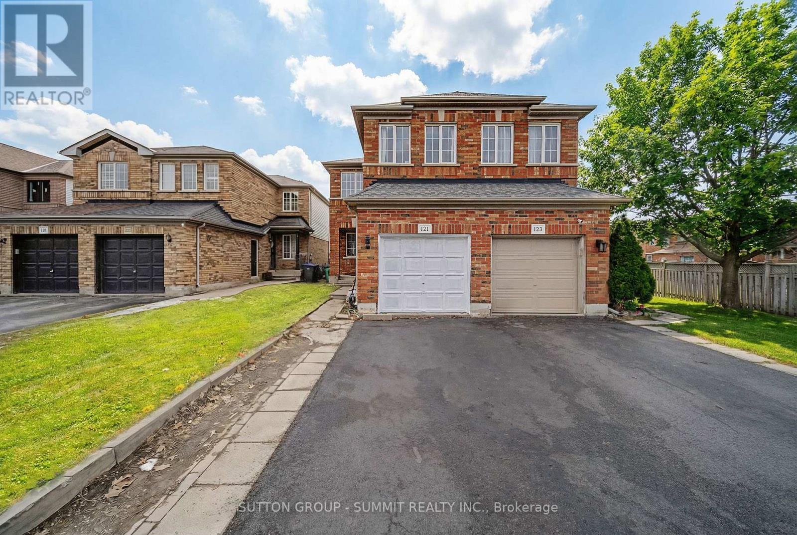 121 Willow Park Drive, Brampton, Ontario  L6R 2N3 - Photo 3 - W12905686