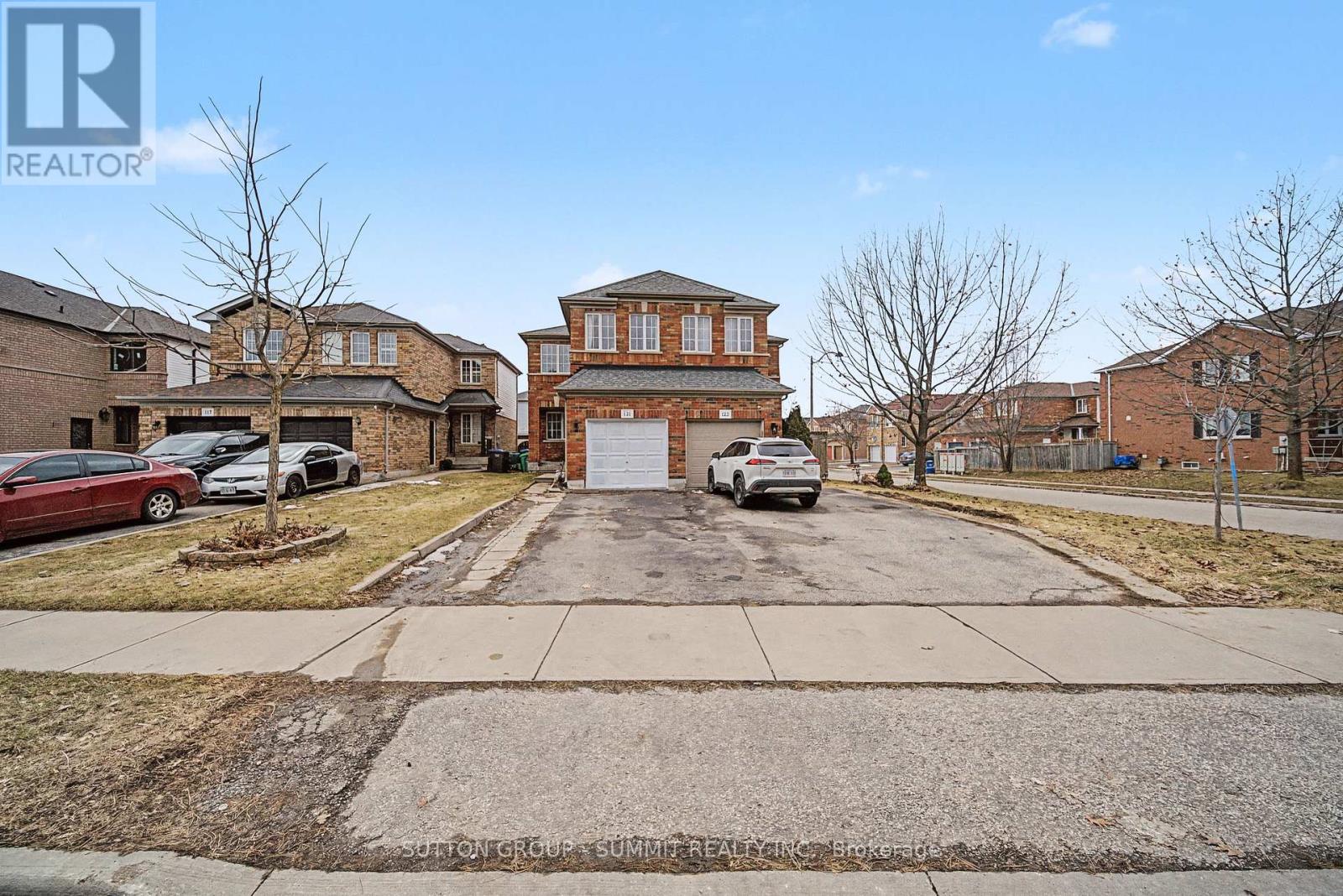 121 Willow Park Drive, Brampton, Ontario  L6R 2N3 - Photo 5 - W12905686