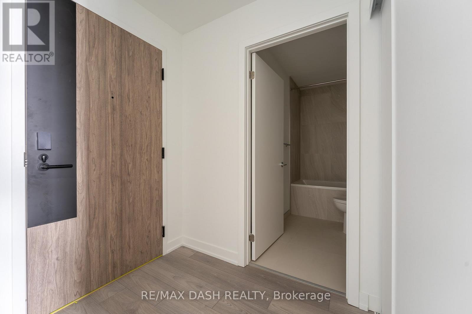 1606 - 1007 The Queensway Avenue, Toronto, Ontario  M8Z 0H4 - Photo 6 - W12905702